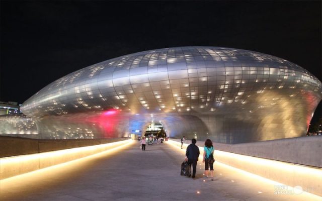 Chợ Dongdaemun – Mua sắm 24/24