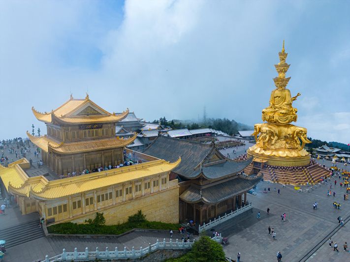 thiêng liêng và thanh tịnh