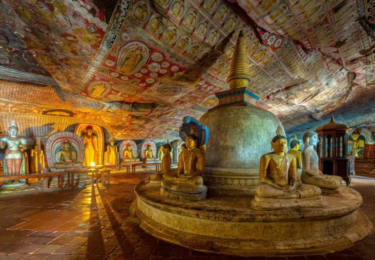 Nagapooshani Amman (1)